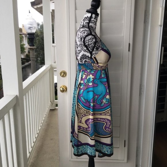 Beautiful Handkerchief skirt dress - Picture 5 of 9